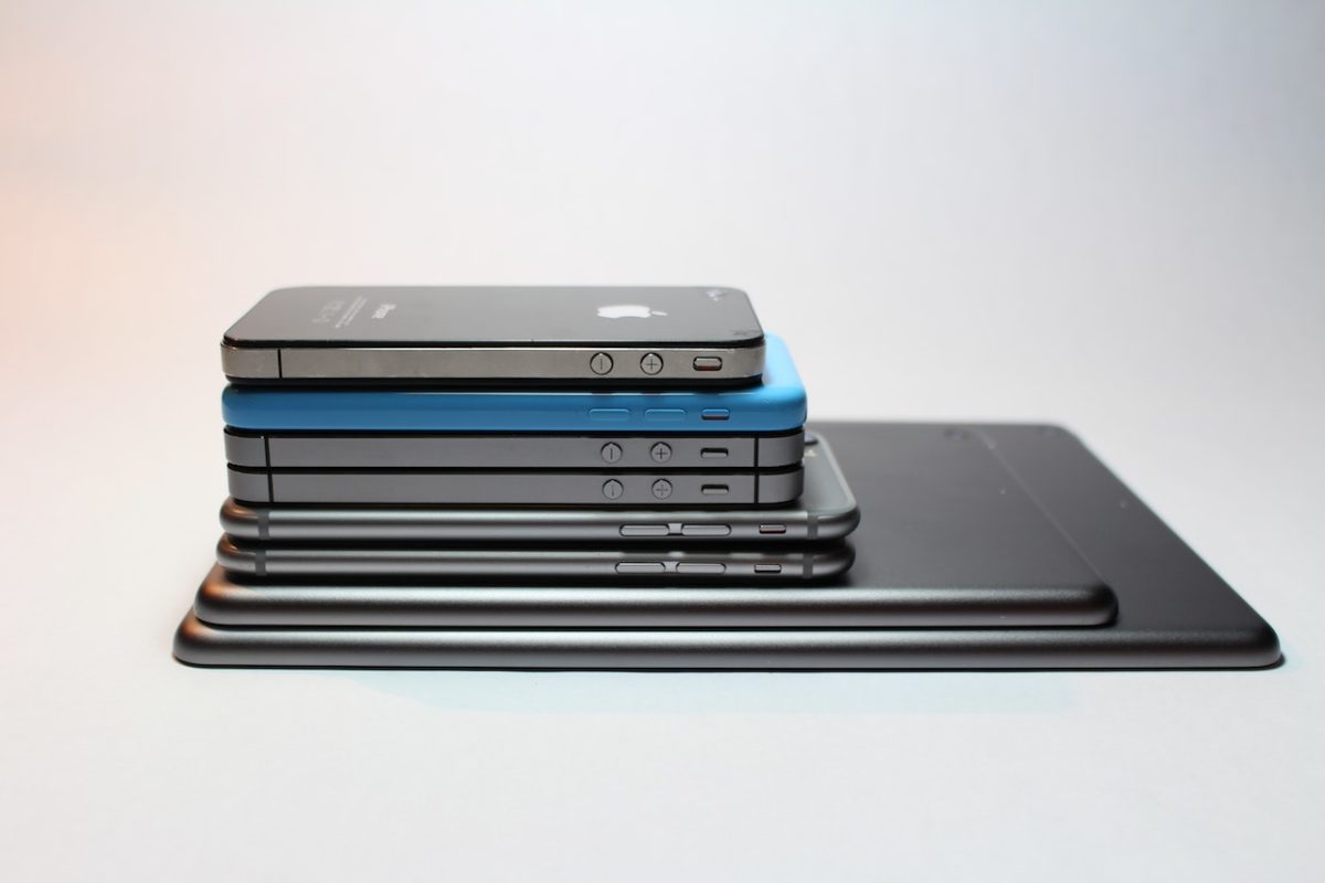 stack of apple devices